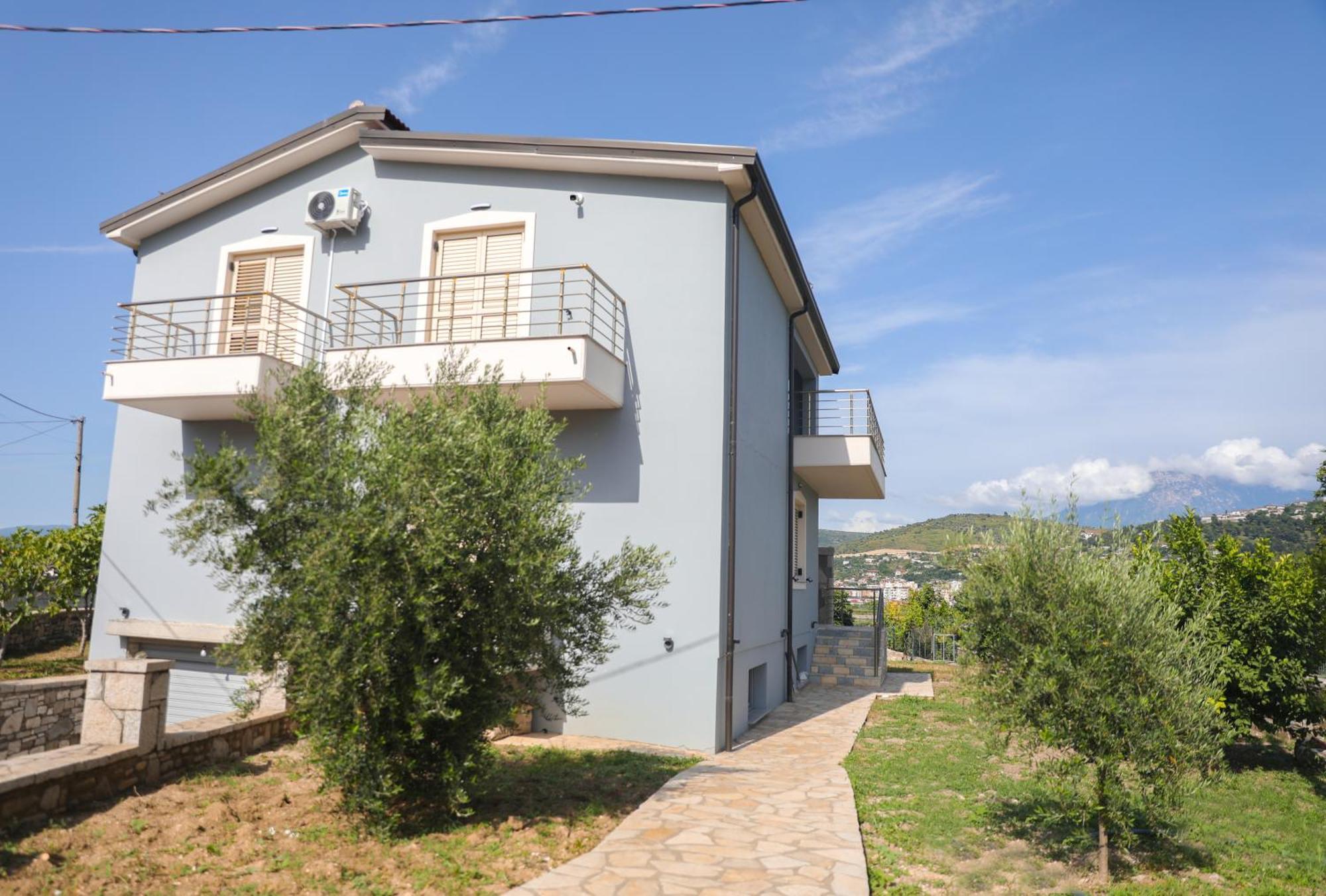 Amla'S Villa Berat Exterior foto